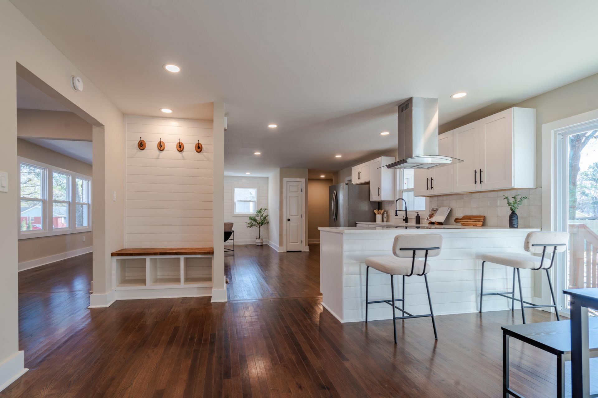 7643 Hillandale Road Photo 6