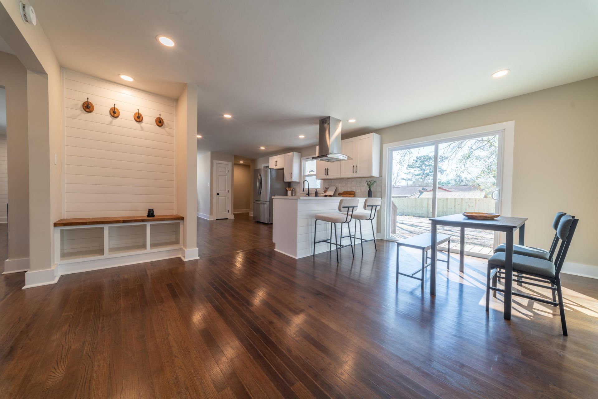 7643 Hillandale Road Photo 9