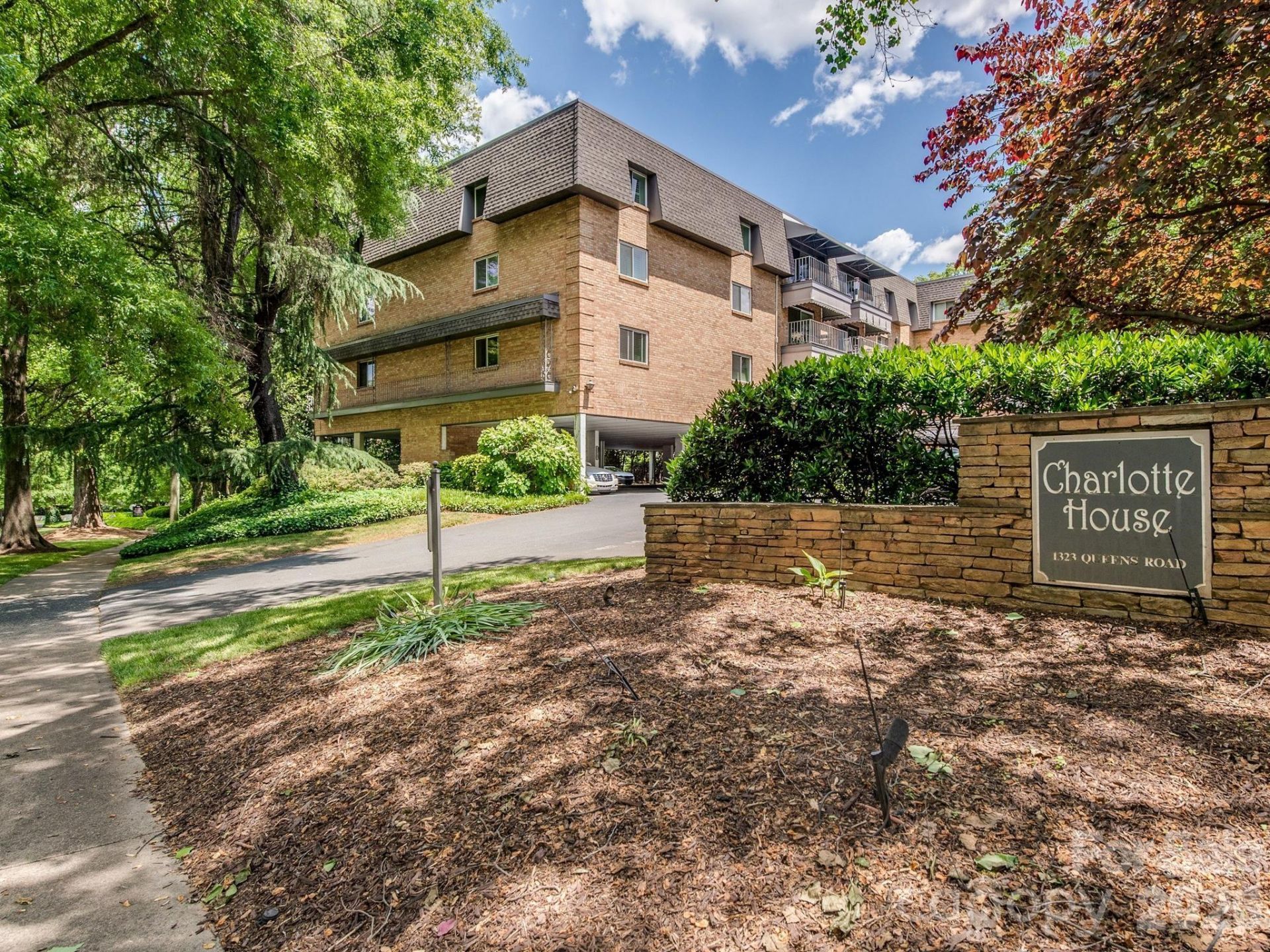 1323 Queens Road, Unit 309, Charlotte, NC 28207 Main Photo