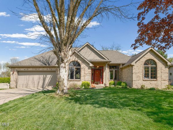 432 Hickory Lane , Waterville, OH 43566