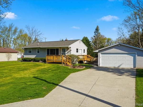 6414 Lanman Drive , Waterford Twp, MI 48329