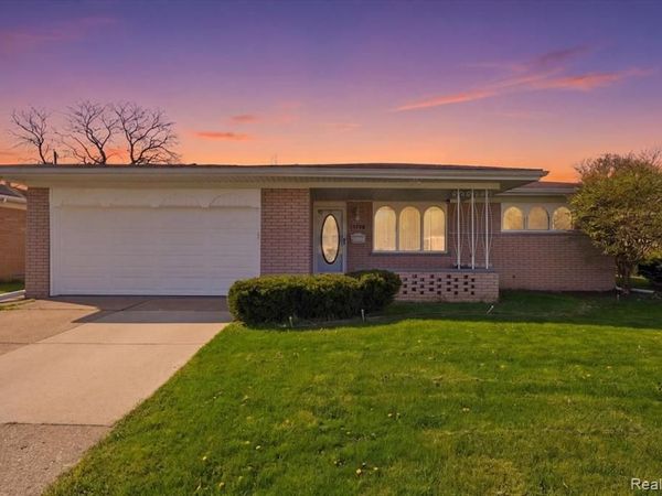 14066 Castle Avenue , Warren, MI 48088