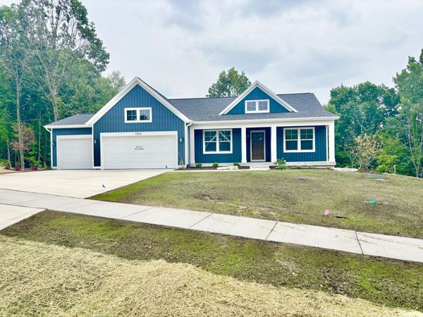 5888 Valley Point Drive SE, Caledonia, MI 49316
