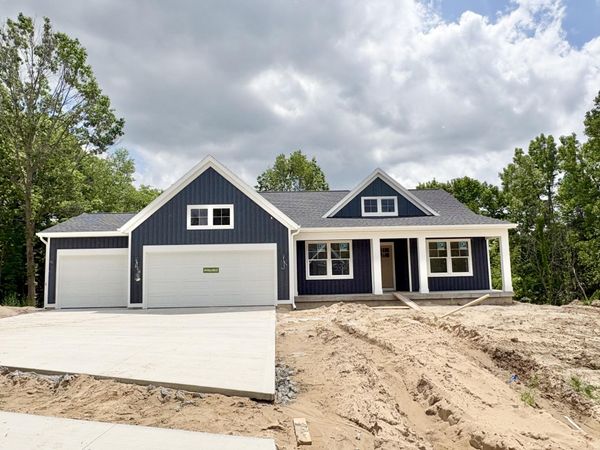 5888 Valley Point Drive SE, Caledonia, MI 49316