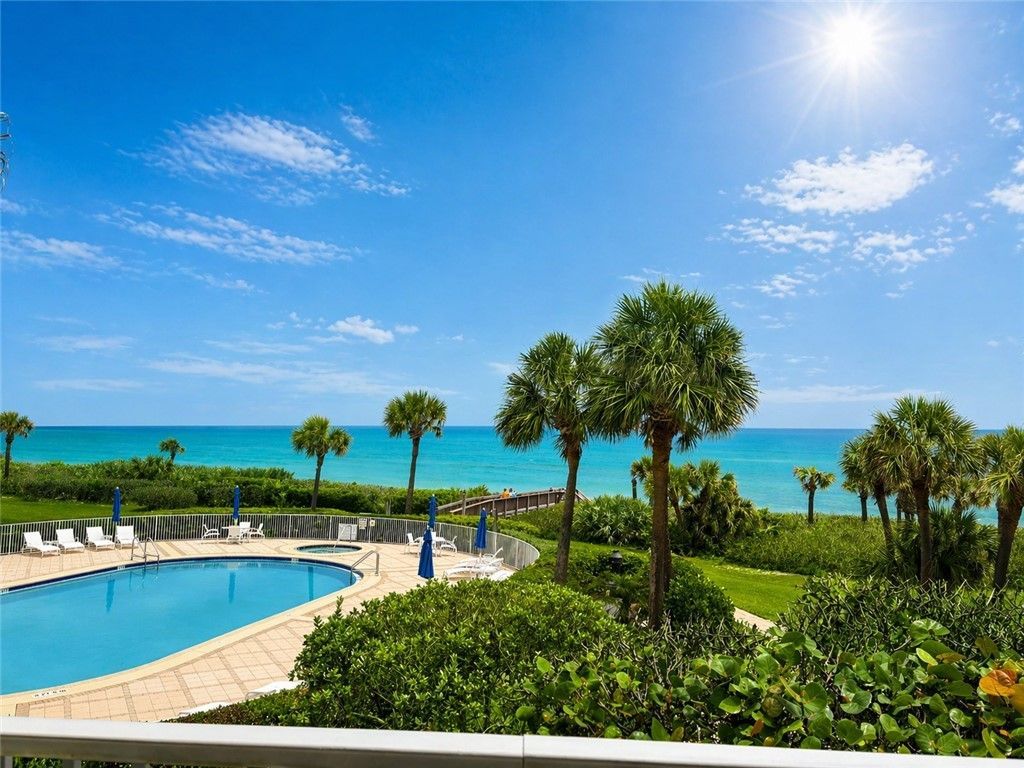 8866 S Sea Oaks Way, Unit 202, Vero Beach, FL 32963 Photo