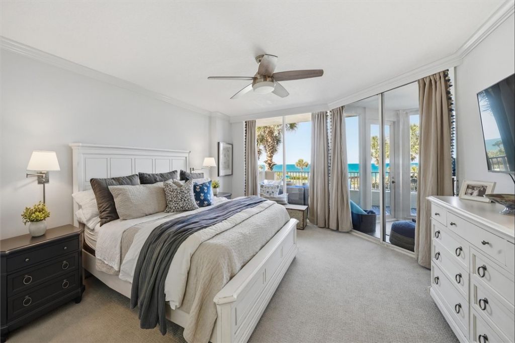 8866 S Sea Oaks Way, Unit 202, Vero Beach, FL 32963 Photo