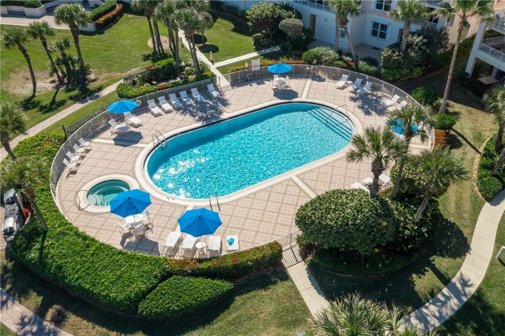 8866 S Sea Oaks Way, Unit 202, Vero Beach, FL 32963 Photo