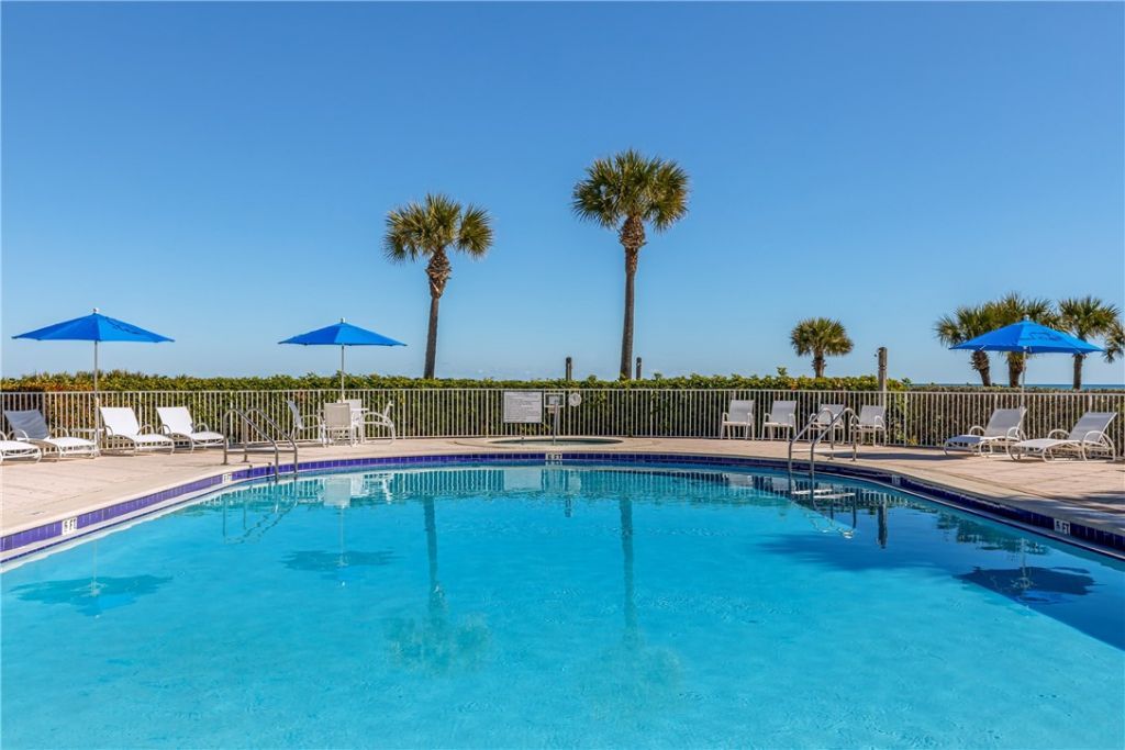 8866 S Sea Oaks Way, Unit 202, Vero Beach, FL 32963 Photo