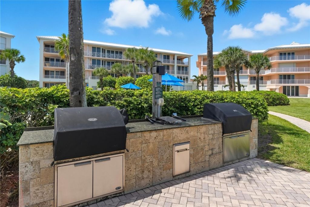 8866 S Sea Oaks Way, Unit 202, Vero Beach, FL 32963 Photo