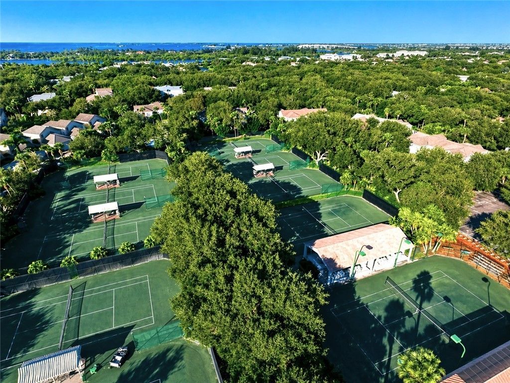 8866 S Sea Oaks Way, Unit 202, Vero Beach, FL 32963 Photo