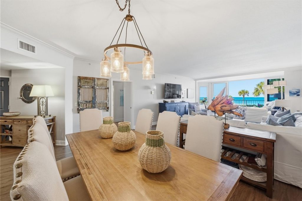 8866 S Sea Oaks Way, Unit 202, Vero Beach, FL 32963 Photo