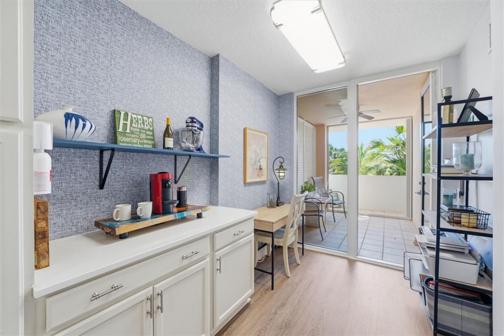 8866 S Sea Oaks Way, Unit 202, Vero Beach, FL 32963 Photo