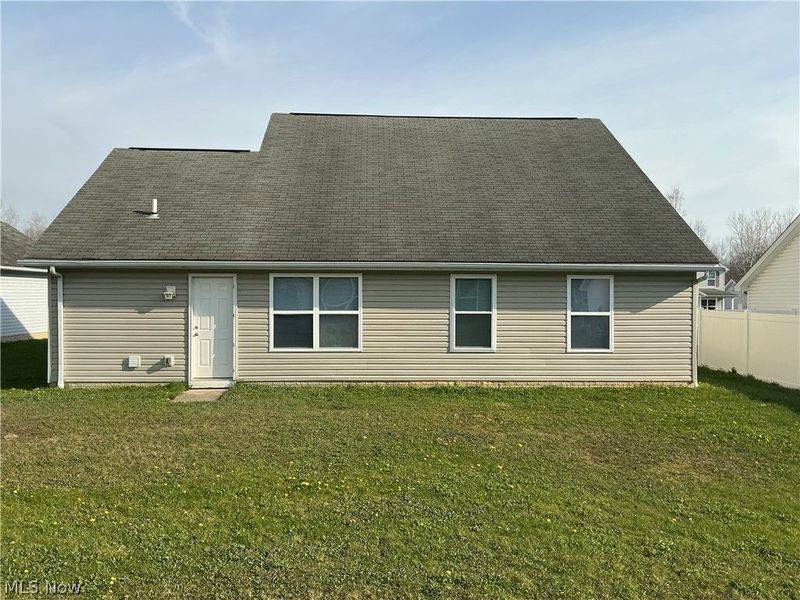 2823 Benford Lane, Youngstown, OH 44505 Photo 3