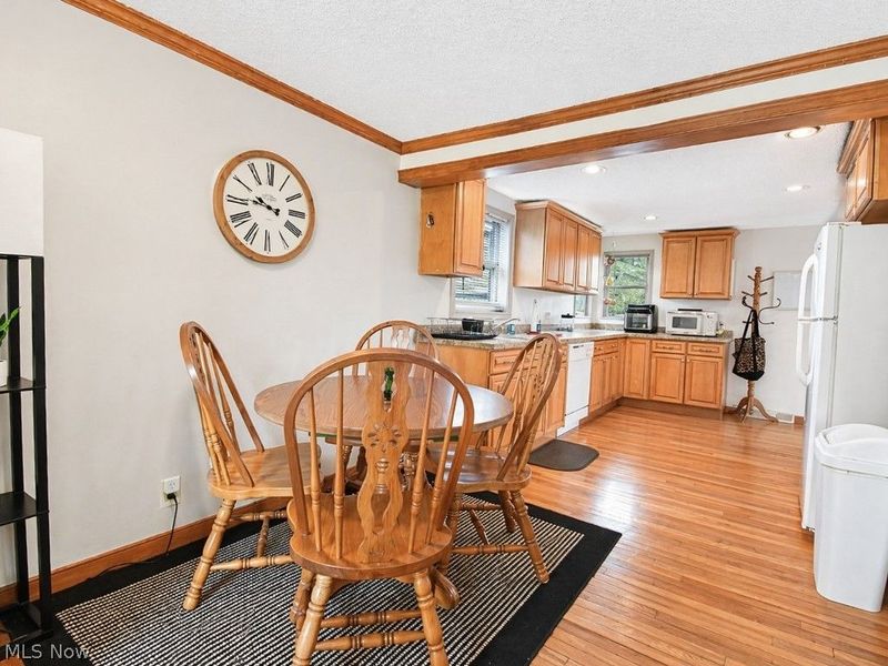 307 Hilltop Drive, Chardon, OH 44024 Photo 10