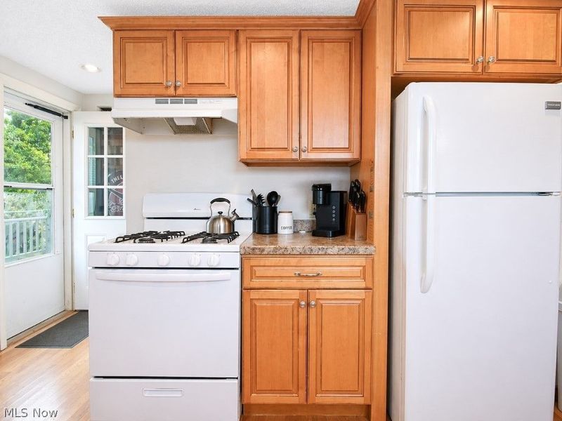 307 Hilltop Drive, Chardon, OH 44024 Photo 9