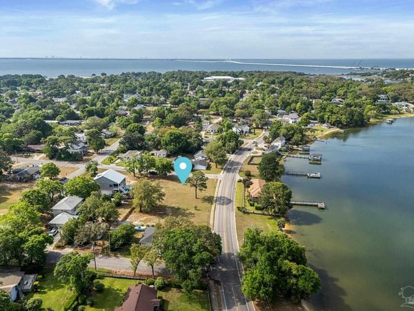1206 Bayou Blvd, Pensacola, FL 32503