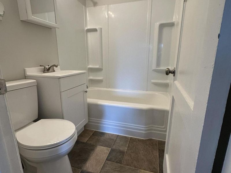 2050 S Hadley Road, Springfield, OH 45505 Photo 10