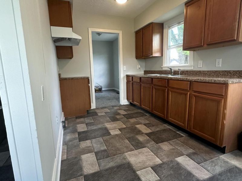 2050 S Hadley Road, Springfield, OH 45505 Photo 7