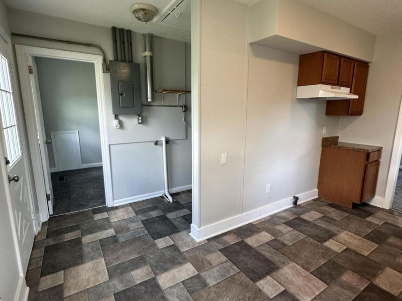 2050 S Hadley Road, Springfield, OH 45505 Photo 8