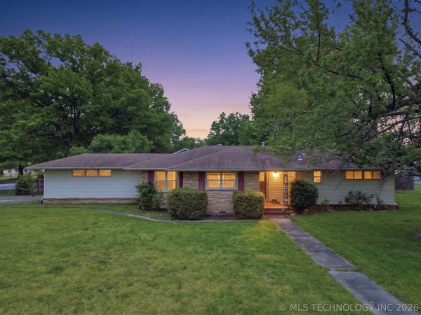 910 Hickory Street , Chelsea, OK 74016