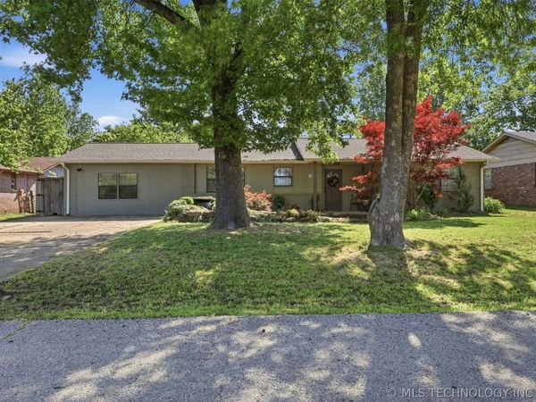 13823 S 294th East Avenue , Coweta, OK 74429