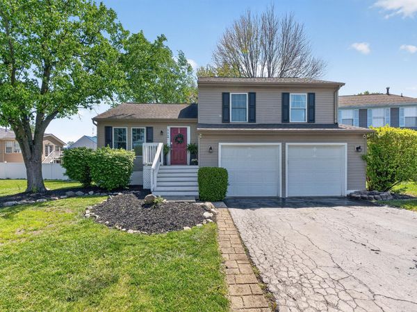 988 Bright Star Court , Columbus, OH 43228