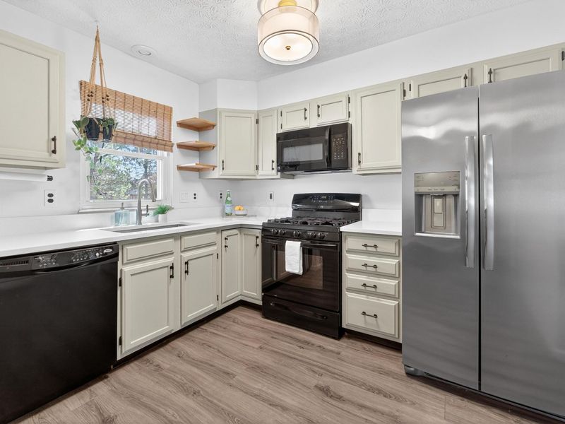 988 Bright Star Court, Columbus, OH 43228 Photo 13