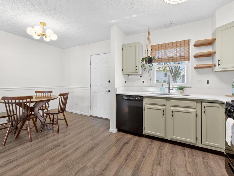 988 Bright Star Court, Columbus, OH 43228 Photo 17