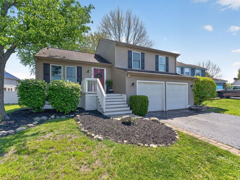 988 Bright Star Court, Columbus, OH 43228 Photo 2