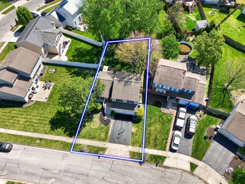 988 Bright Star Court, Columbus, OH 43228 Photo 3