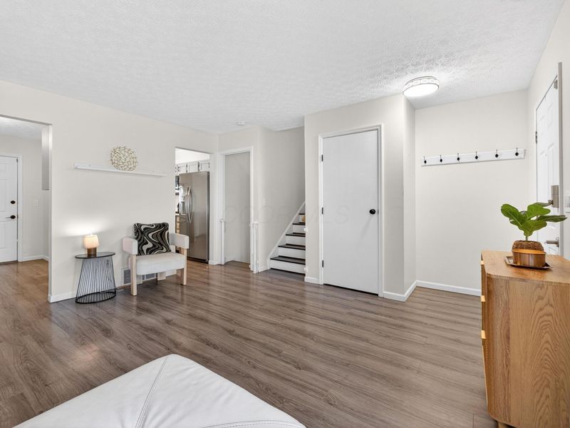 988 Bright Star Court, Columbus, OH 43228 Photo 8