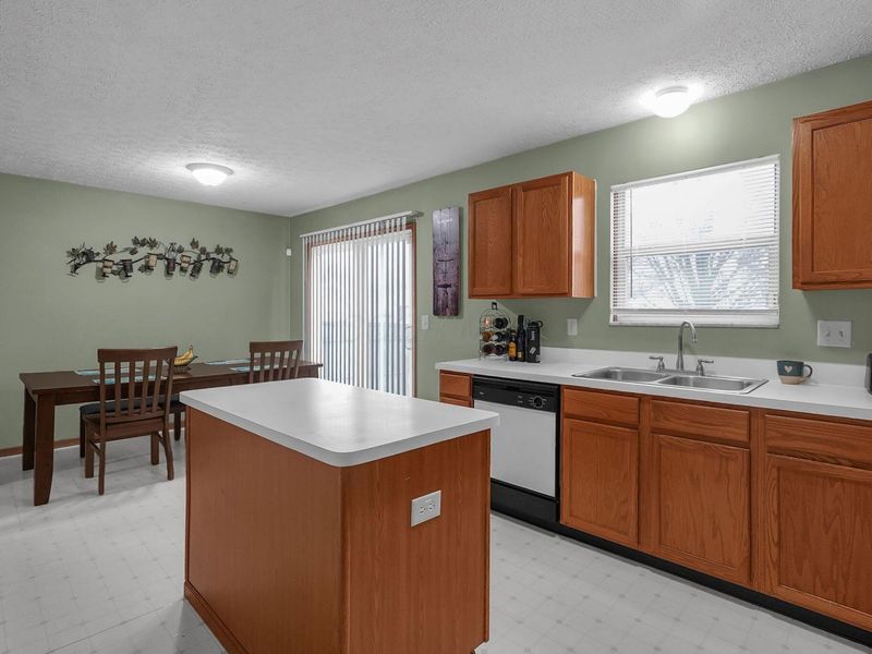 6809 Kristins Cove Lane, Canal Winchester, OH 43110 Photo 12