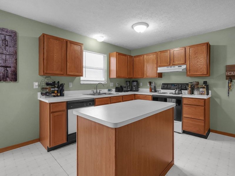 6809 Kristins Cove Lane, Canal Winchester, OH 43110 Photo 9