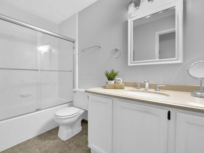 5223 Dexter Falls Road, Columbus, OH 43221 Photo 14