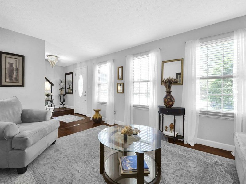 5223 Dexter Falls Road, Columbus, OH 43221 Photo 5