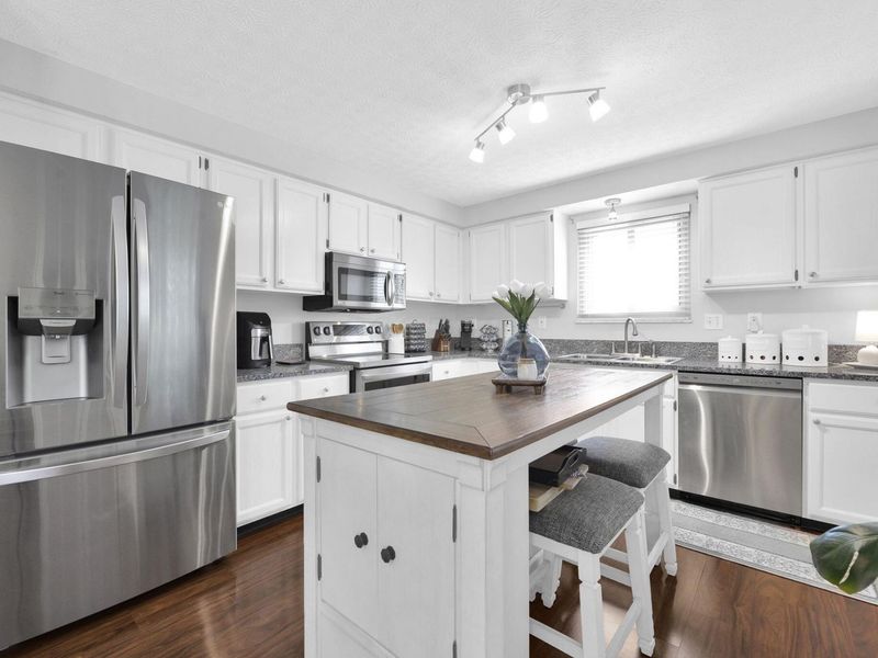 5223 Dexter Falls Road, Columbus, OH 43221 Photo 8