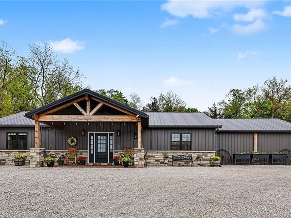 16 S Lakeview Road, Mapleton, KS 66754