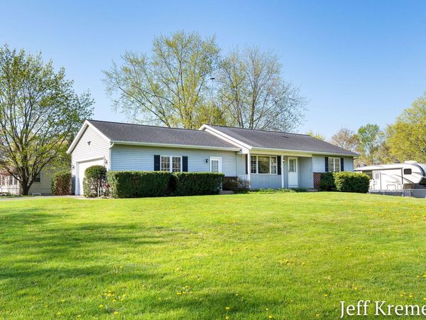 6455 Fairway Drive, Jenison, MI 49428