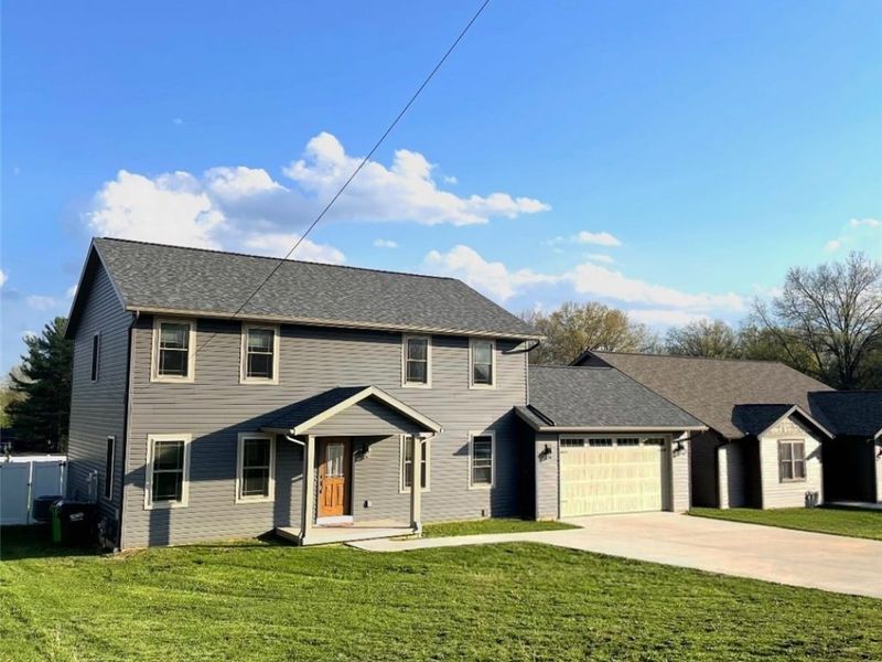 234 E Ohio Avenue, Dover, OH 44622 Photo 2