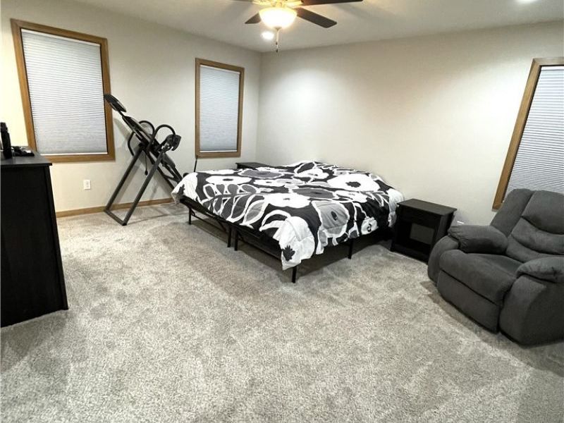 234 E Ohio Avenue, Dover, OH 44622 Photo 29