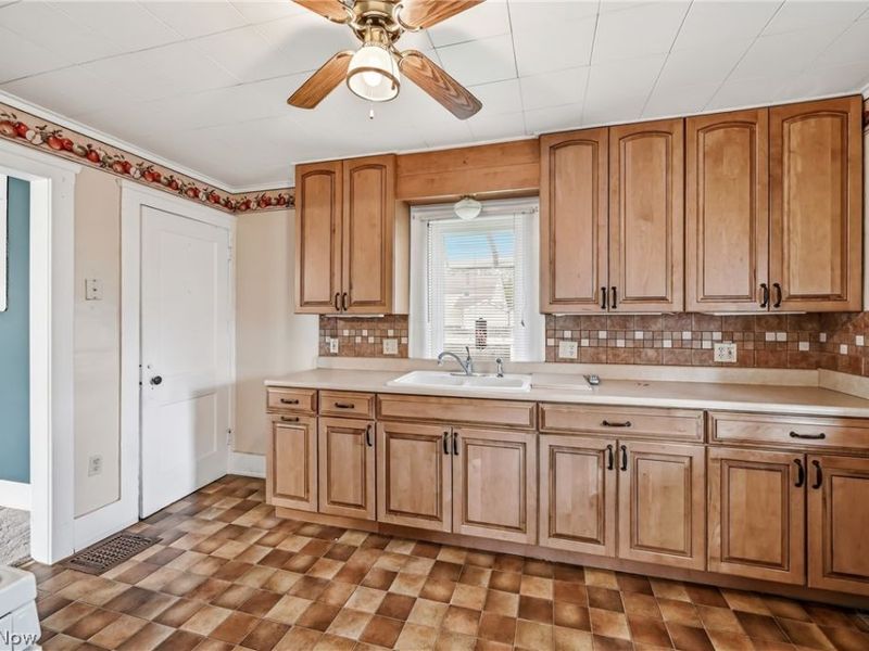 1224 Buena Vista Avenue NE, Warren, OH 44483 Photo 11