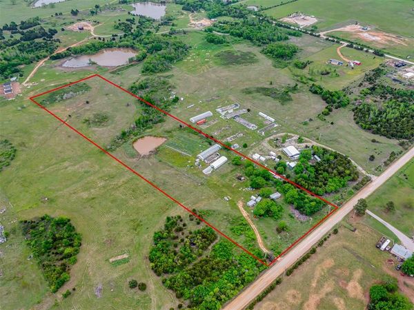 28725 Johnson Road, Maud, OK 74854