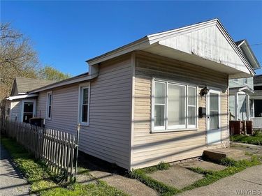 245 Clinton Street , Lockport, NY 14094