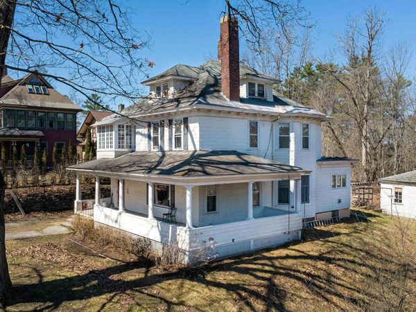 37 Edgehill Road, St. Johnsbury, VT 05819