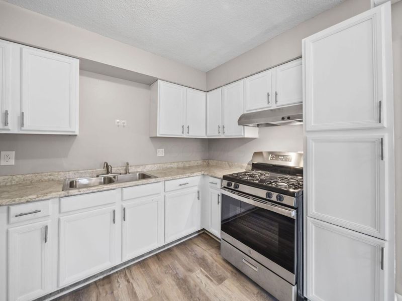 3063 Chelford Drive , Columbus, OH 43219 Photo 13