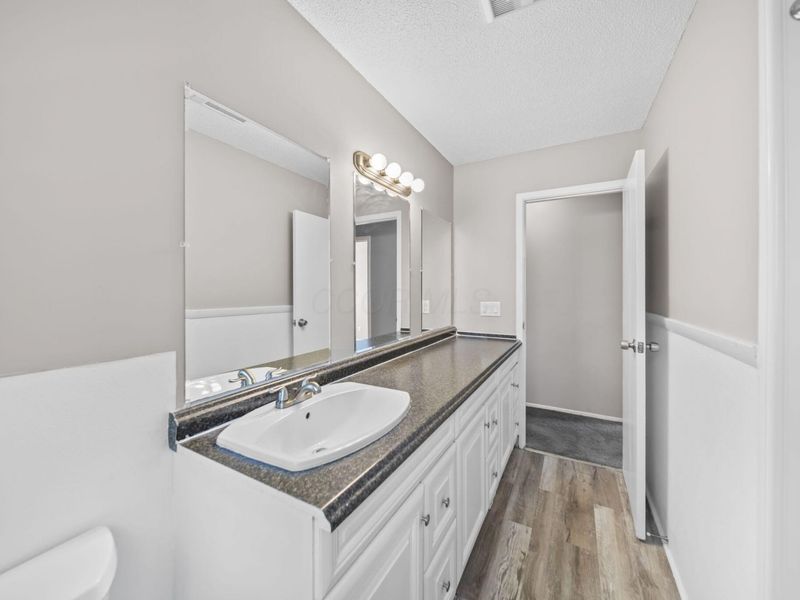 3063 Chelford Drive , Columbus, OH 43219 Photo 33