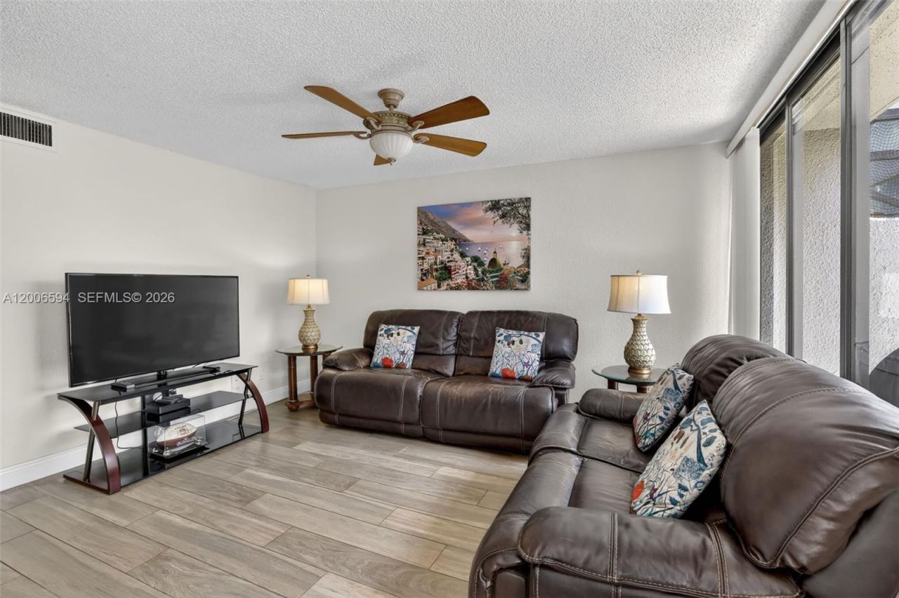 11254 NW 15th Ct, Pembroke Pines, FL 33026 Photo