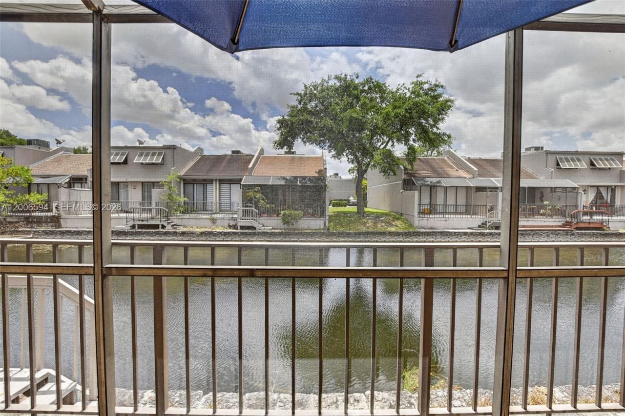 11254 NW 15th Ct, Pembroke Pines, FL 33026 Photo