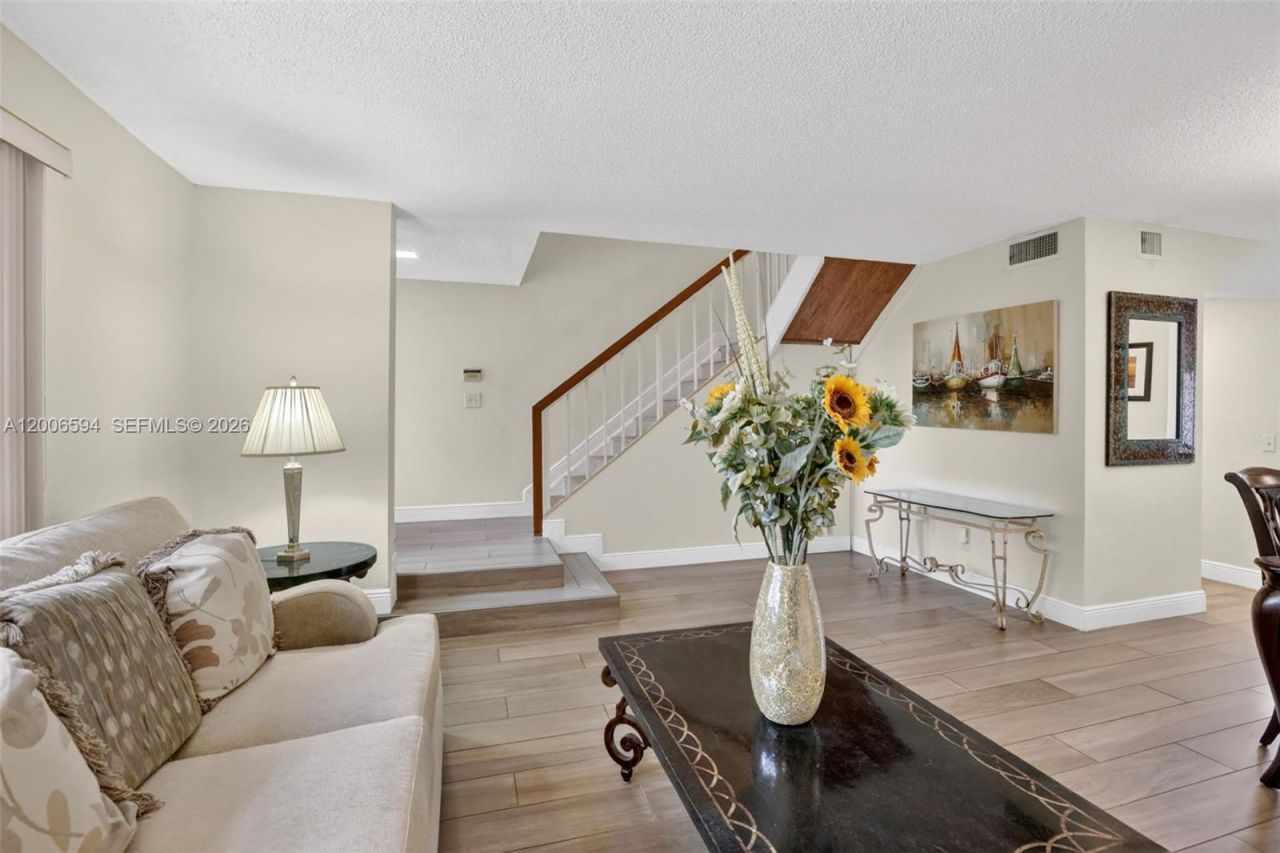 11254 NW 15th Ct, Pembroke Pines, FL 33026 Photo