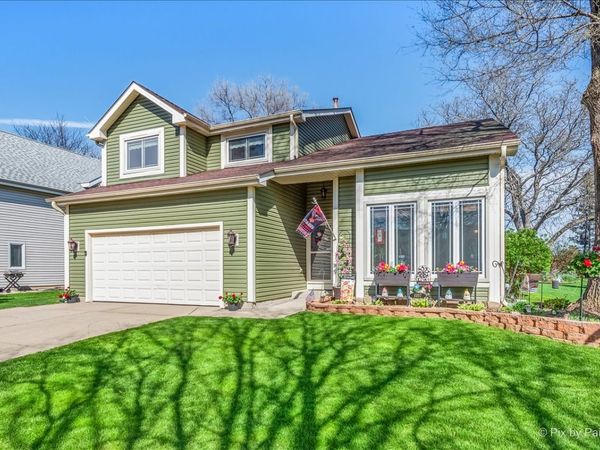 1097 Amberwood Drive , Crystal Lake, IL 60014